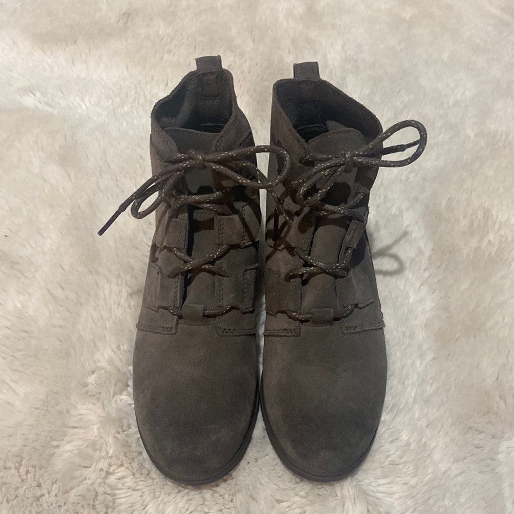 Brand new, never worn Sorel boots